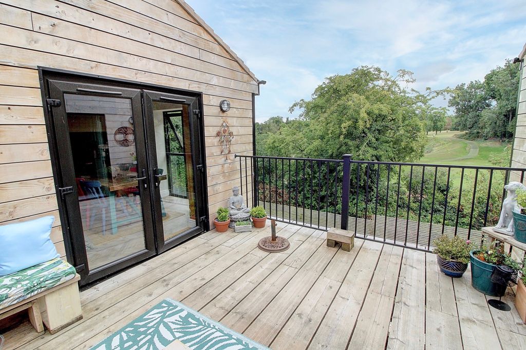 Property photo 3 of 59 35