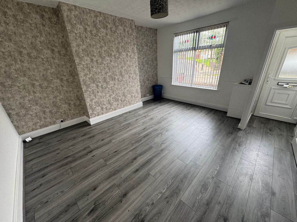 Property photo 3 of 14 Img_6094