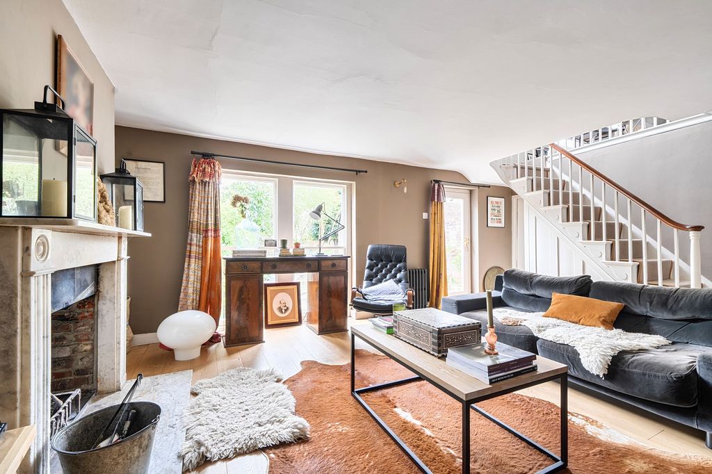 Property photo 2 of 24