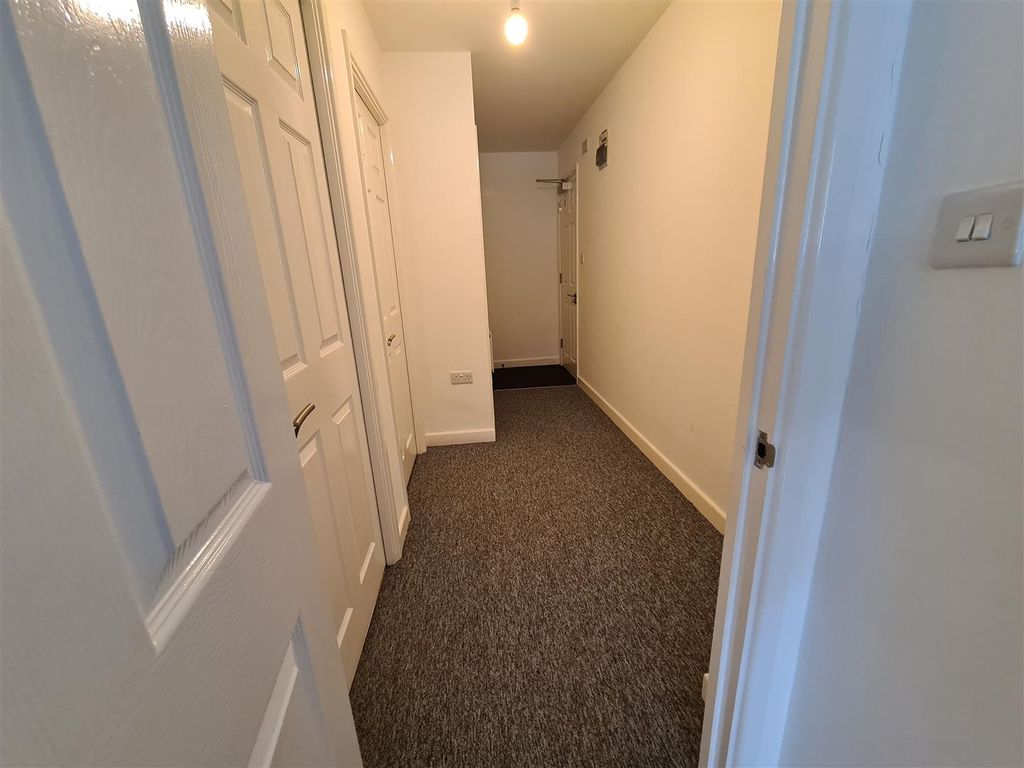 Property photo 3 of 12 15 Coppers Court