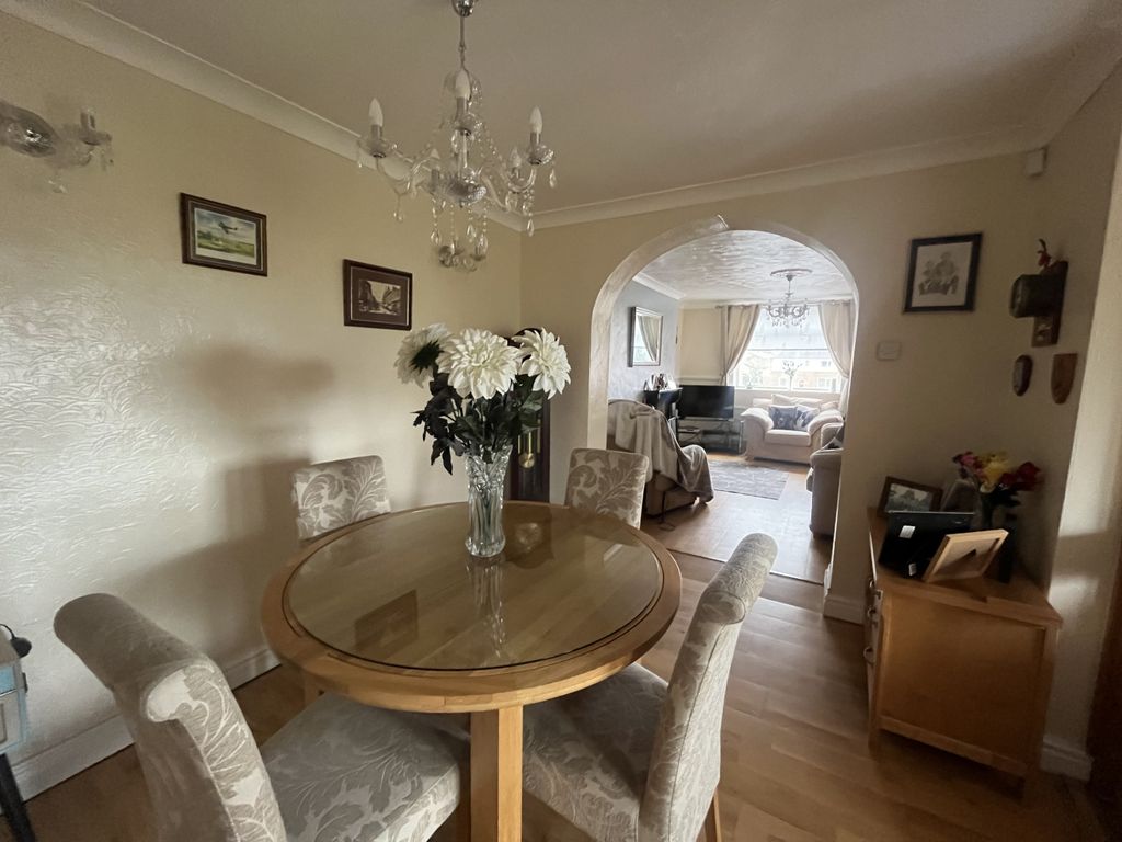 Property photo 2 of 14 Dining/Living