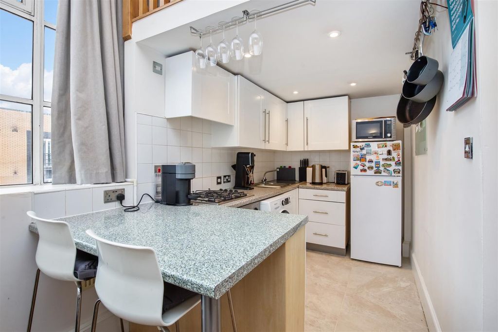 Property photo 2 of 8 The Deco Building-3.Jpg