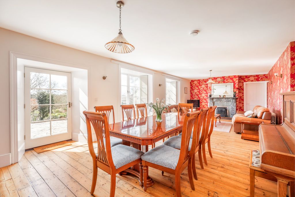 Property photo 2 of 22 Sitting/Dining Room