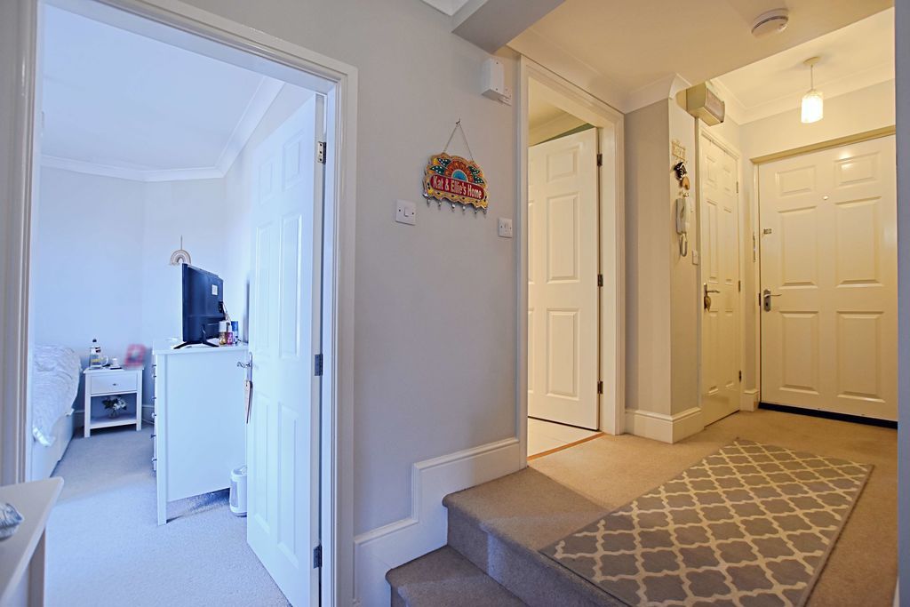 Property photo 2 of 18 Photo 9