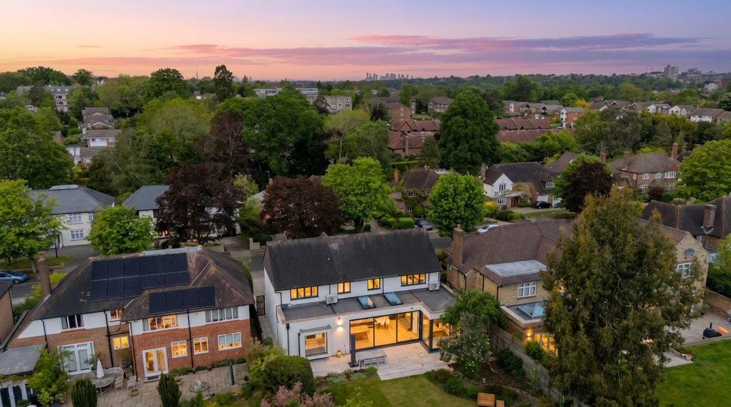4 bed detached house for saleStone Road, Bromley BR2