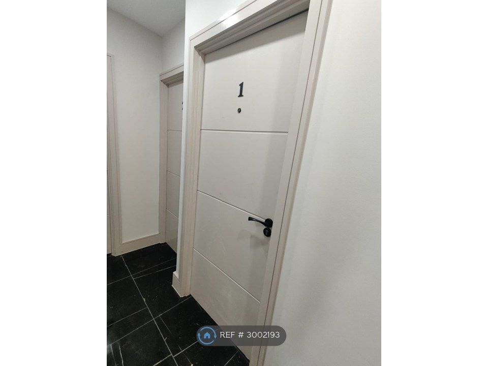 Property photo 2 of 34