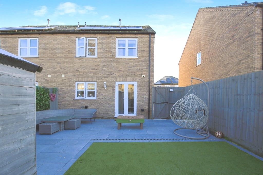 Property photo 2 of 17