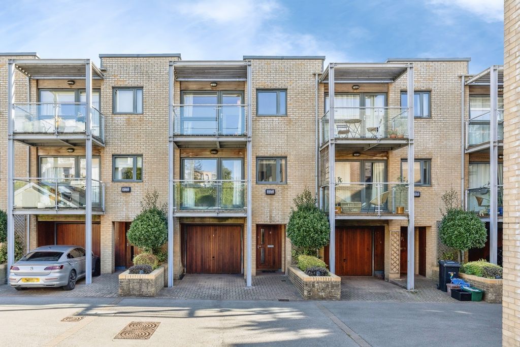 Property photo 1 of 18 Pbox-Img.Jpg