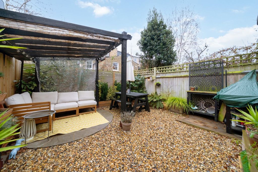 Property photo 3 of 11