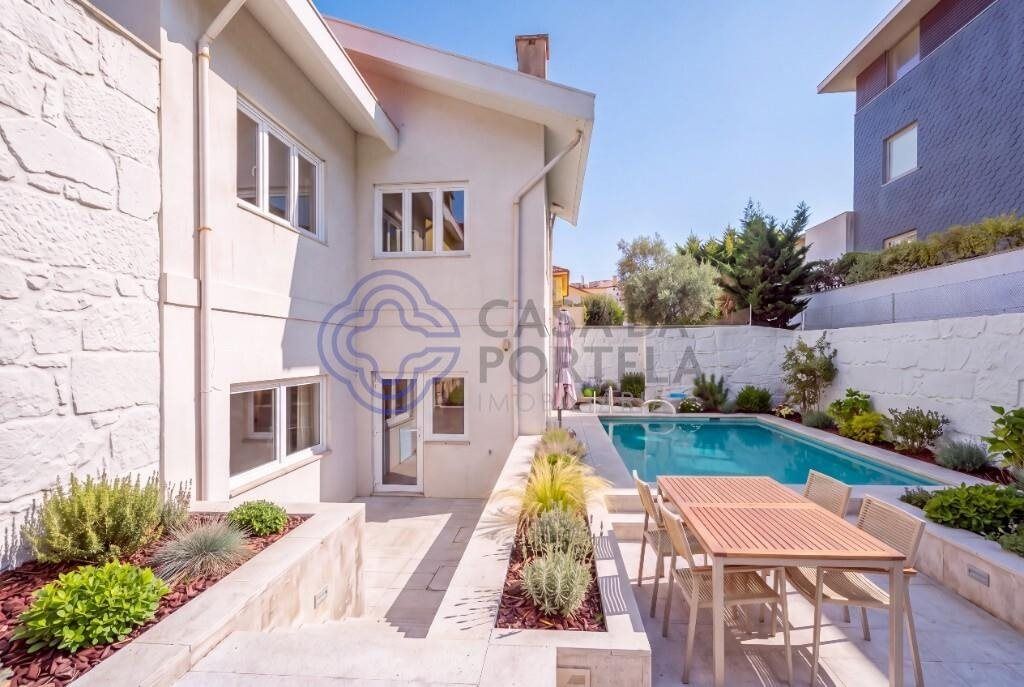 Property photo 3 of 39