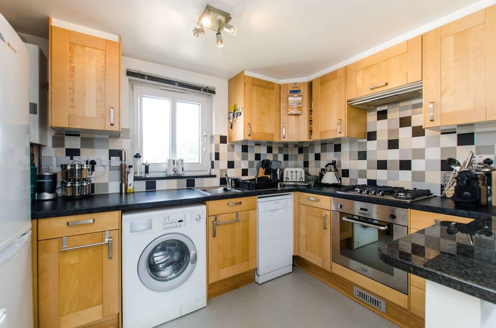 Property photo 3 of 7