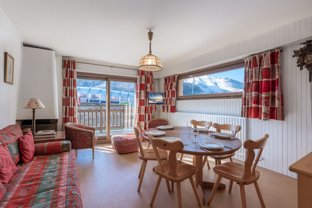 Property photo 2 of 12 Courchevel Apartment