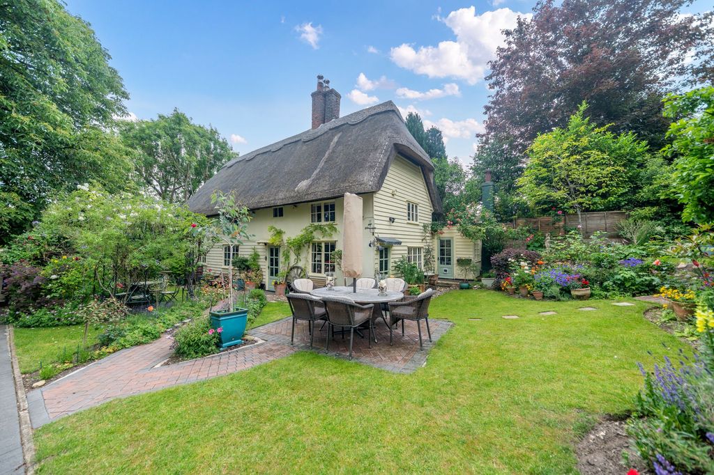Property photo 1 of 28