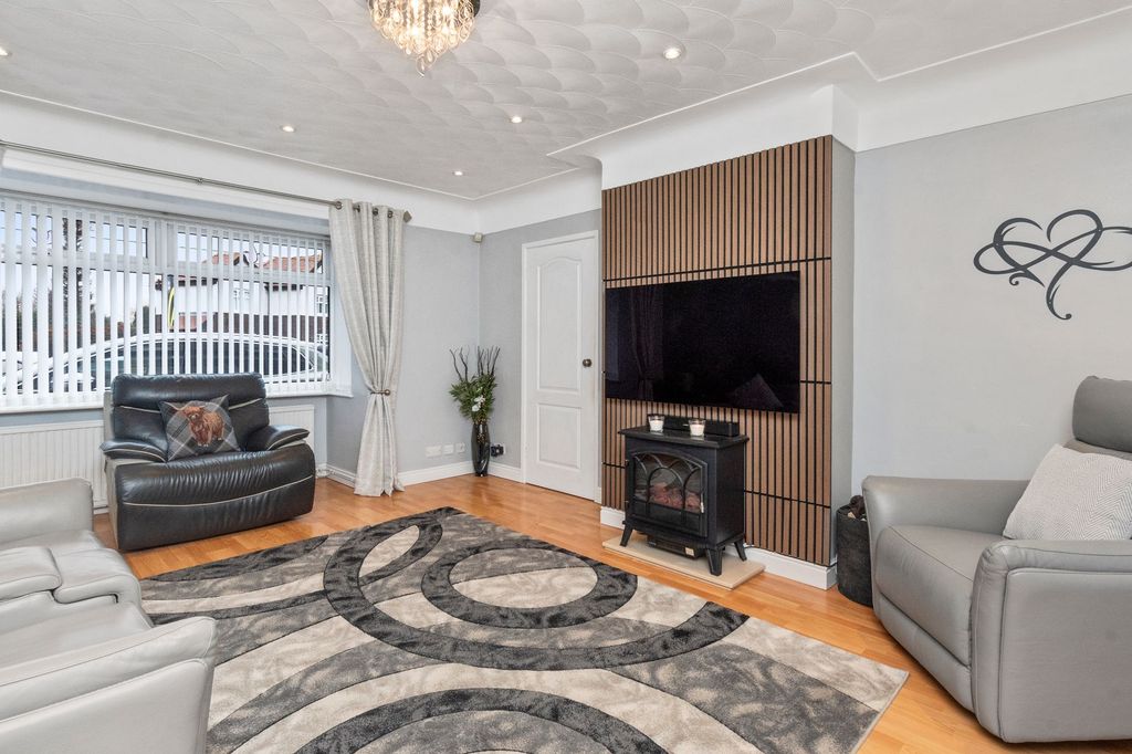 Property photo 3 of 38