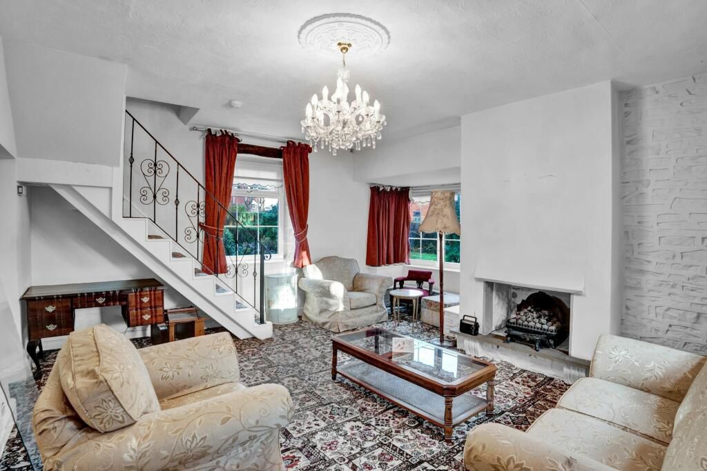 Property photo 2 of 32