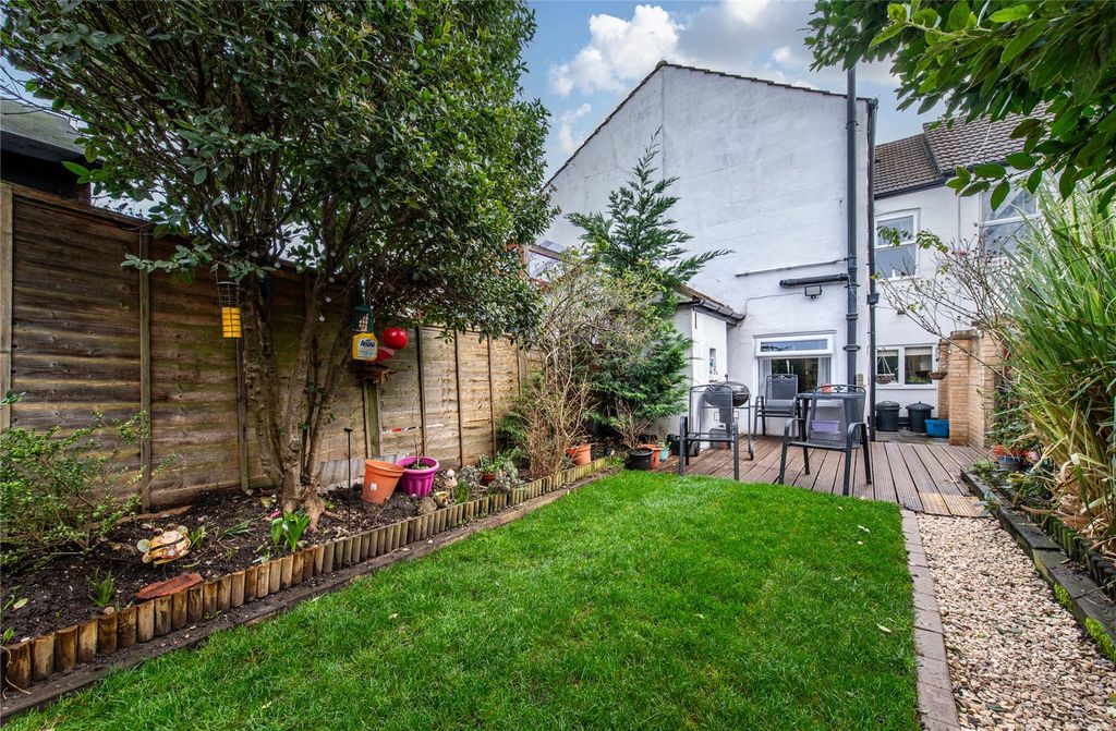 Property photo 2 of 28 Picture No. 30