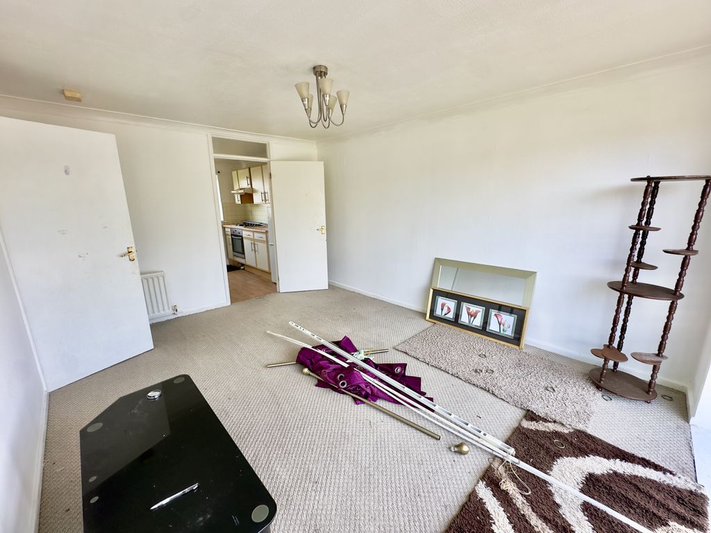 Property photo 2 of 21