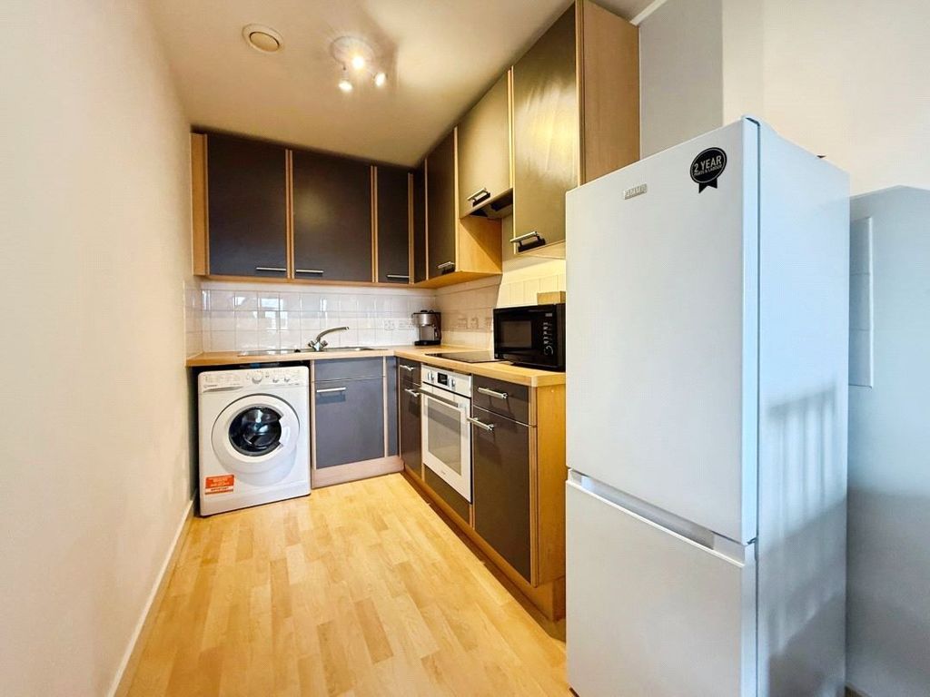 Property photo 3 of 7 Kitchen