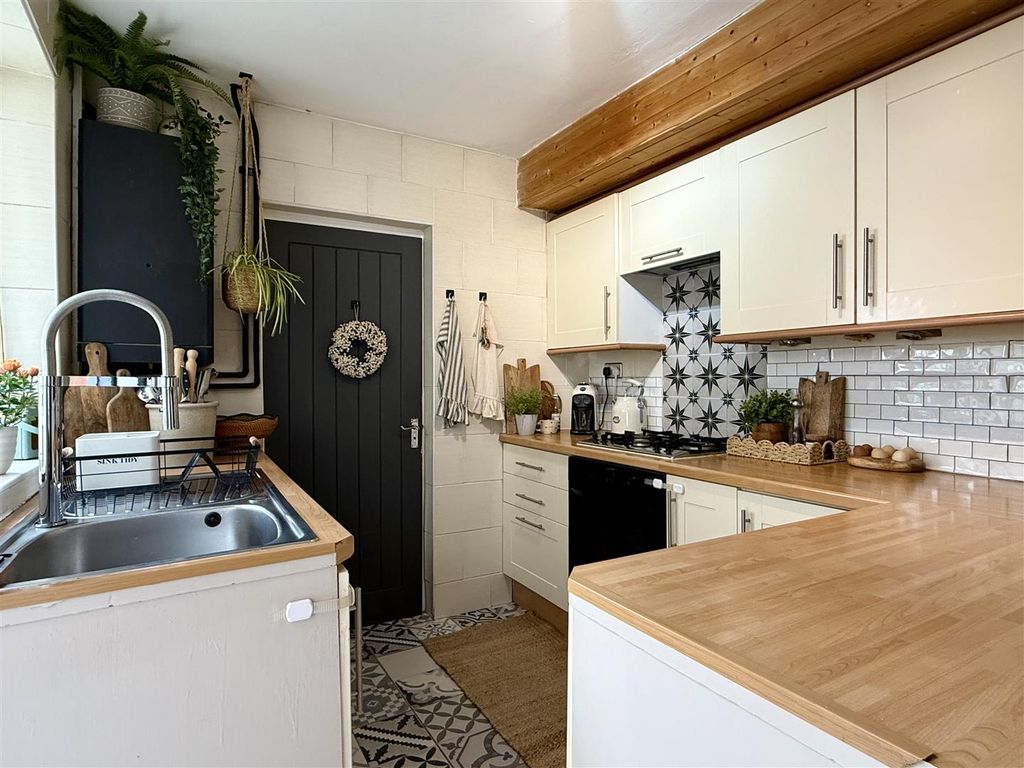 Property photo 2 of 22
