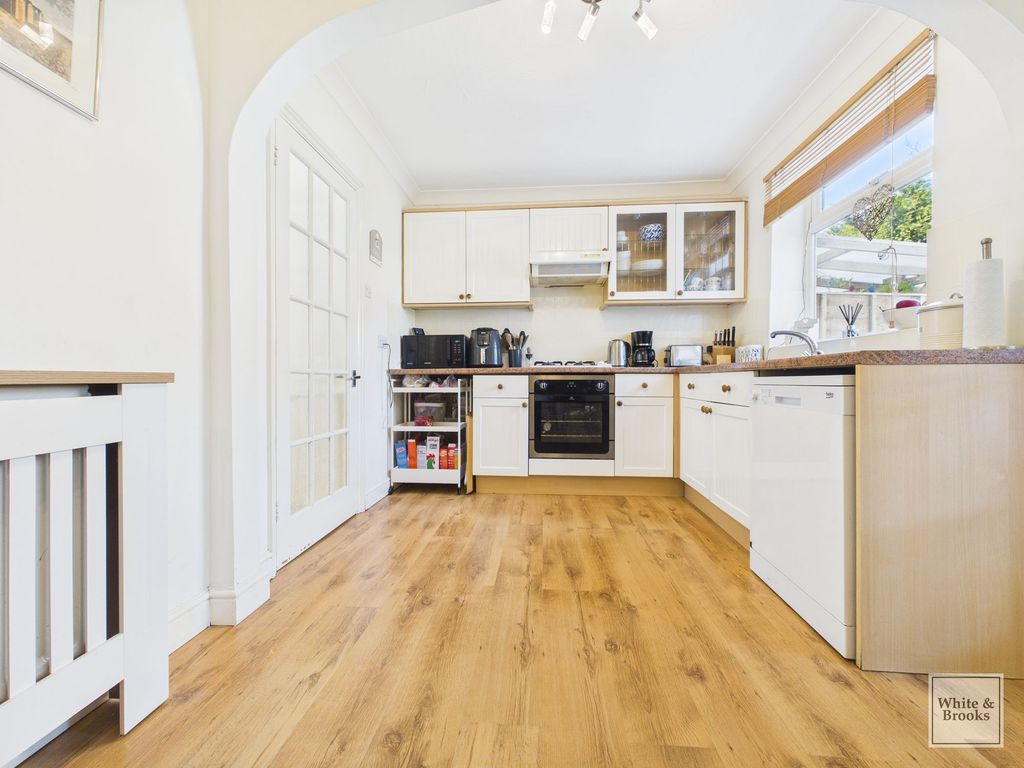 Property photo 3 of 21