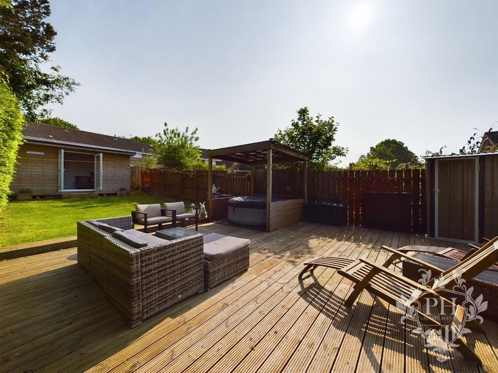 Property photo 2 of 23 Cam01415G0-Pr0322-Still009.Jpg