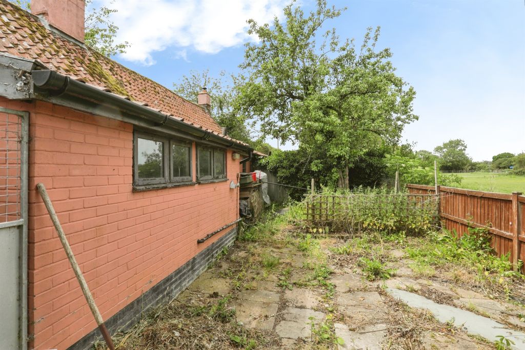 Property photo 2 of 20