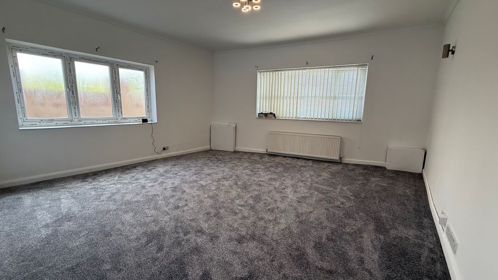 Property photo 2 of 15 Image