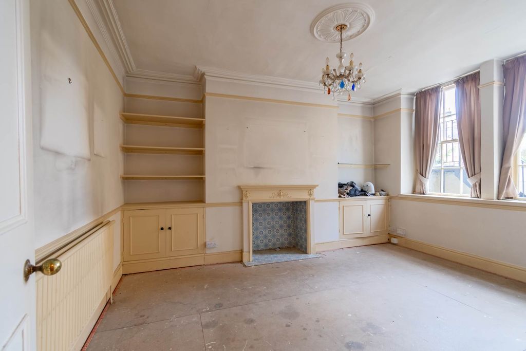 Property photo 3 of 19