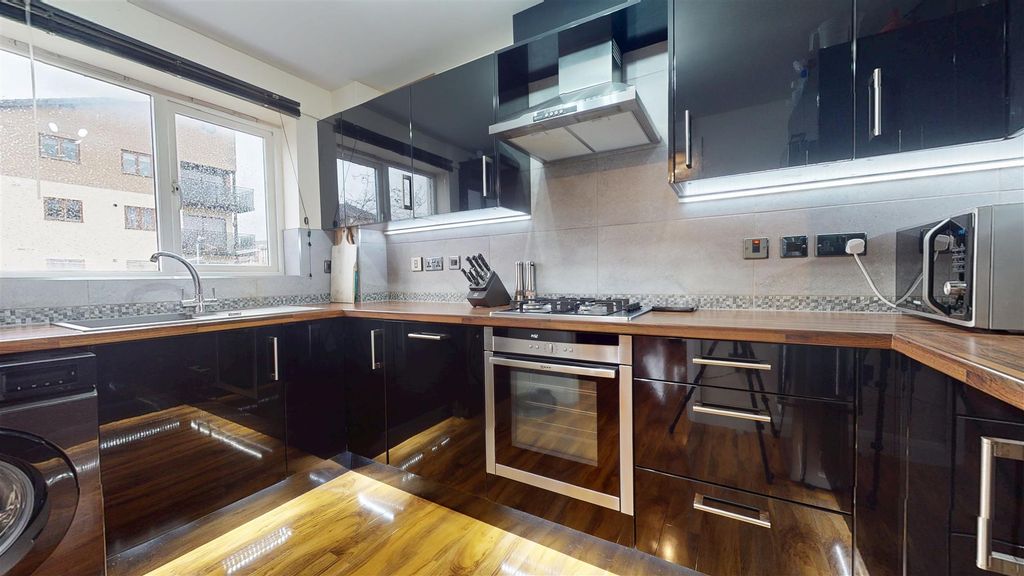 Property photo 2 of 17 01222026_090228.Jpg