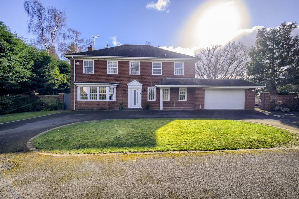 Property photo 1 of 18