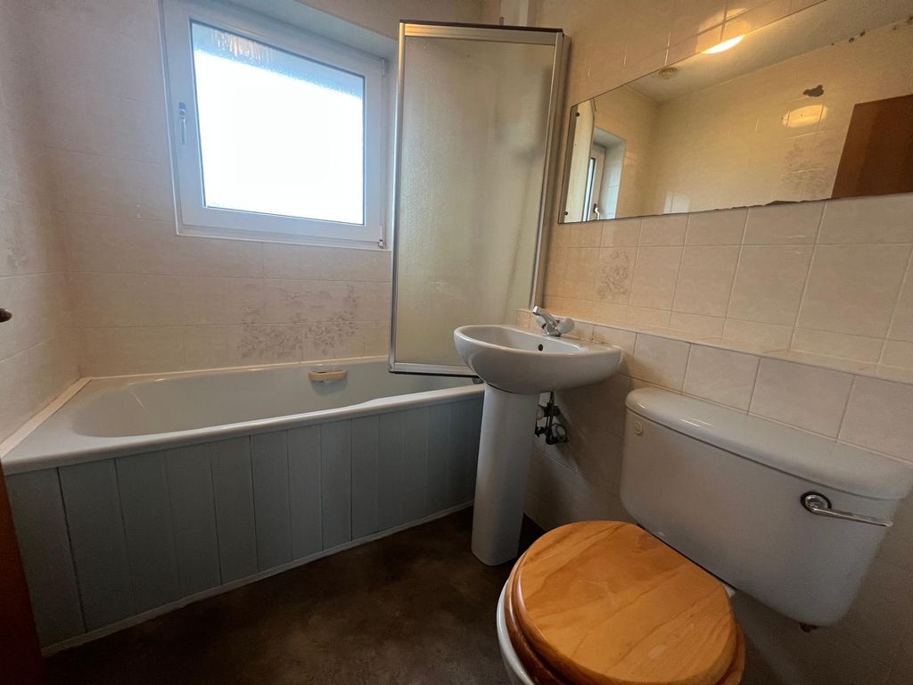 Property photo 2 of 2