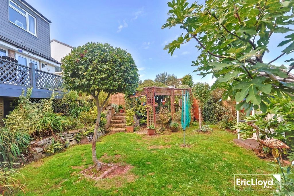 Property photo 2 of 24 Photo 3