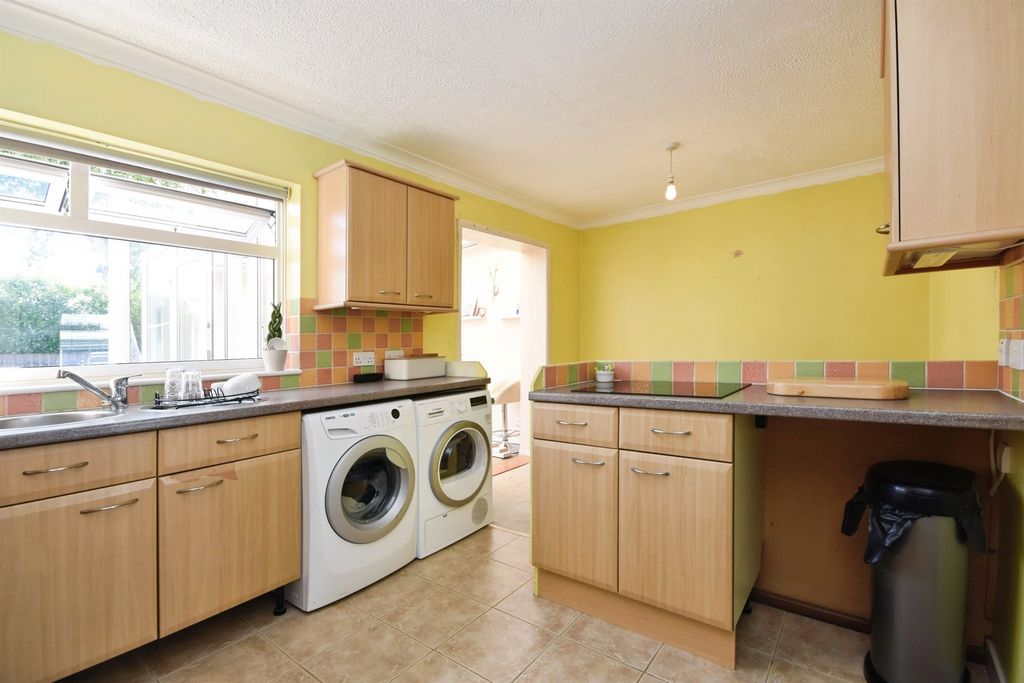 Property photo 3 of 16