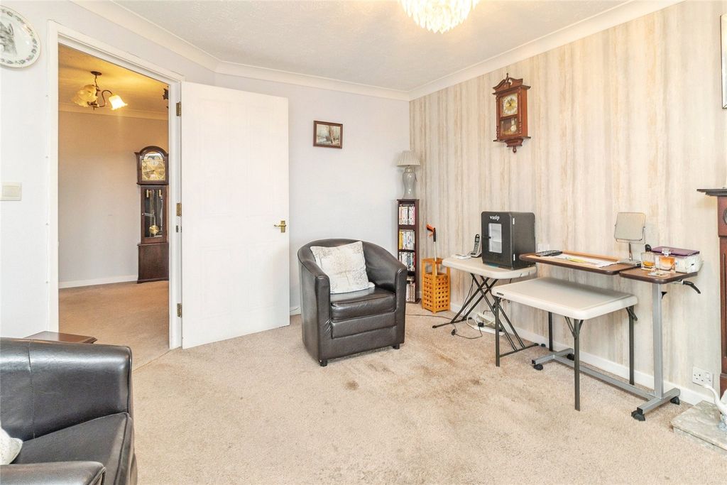 Property photo 2 of 12 Lounge