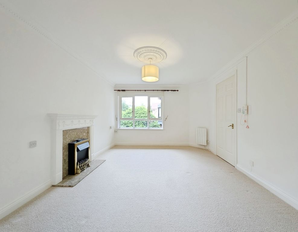 Property photo 2 of 10 Living Room