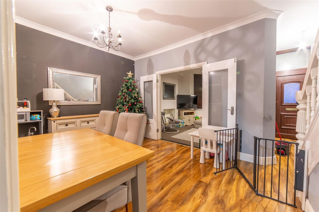 Property photo 1 of 22 2 Wainfelin Avenue-13.Jpg