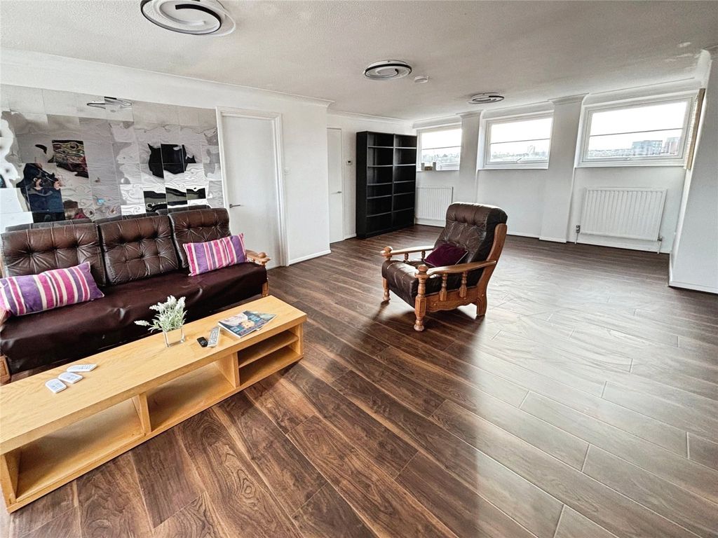 Property photo 3 of 20 Picture No. 24