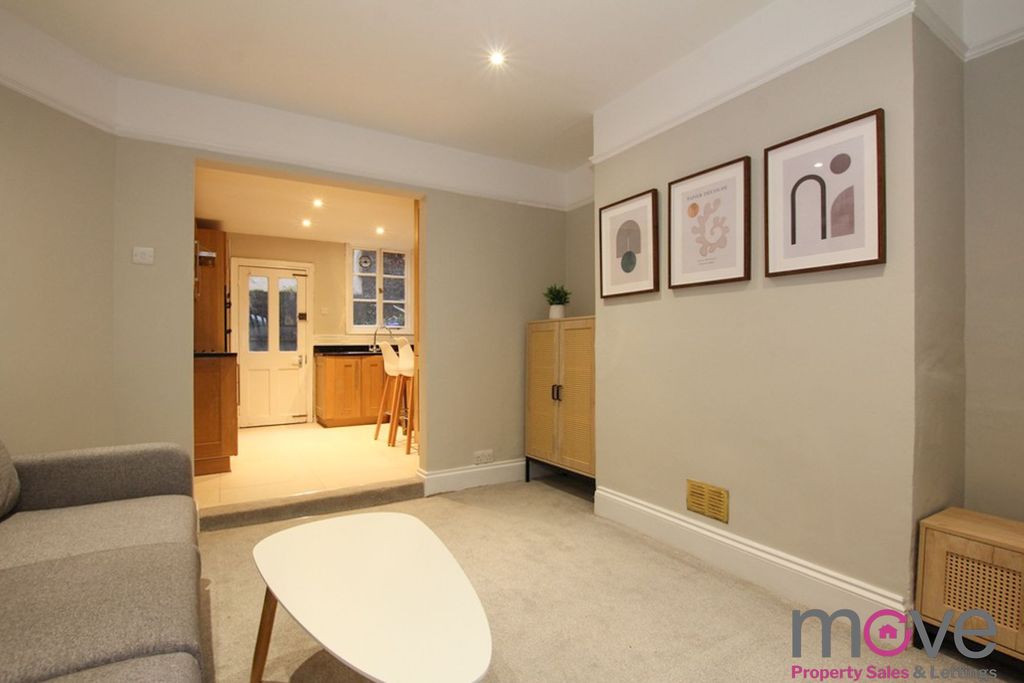 Property photo 3 of 12 Photo 7