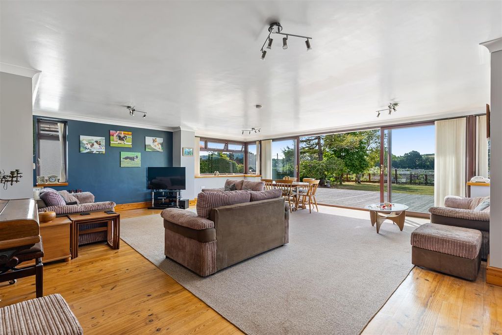 Property photo 3 of 24 A16 - Jasmine Crownhill Crescent Galmpton - 260706