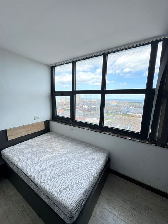 Property photo 2 of 8 Picture No. 09