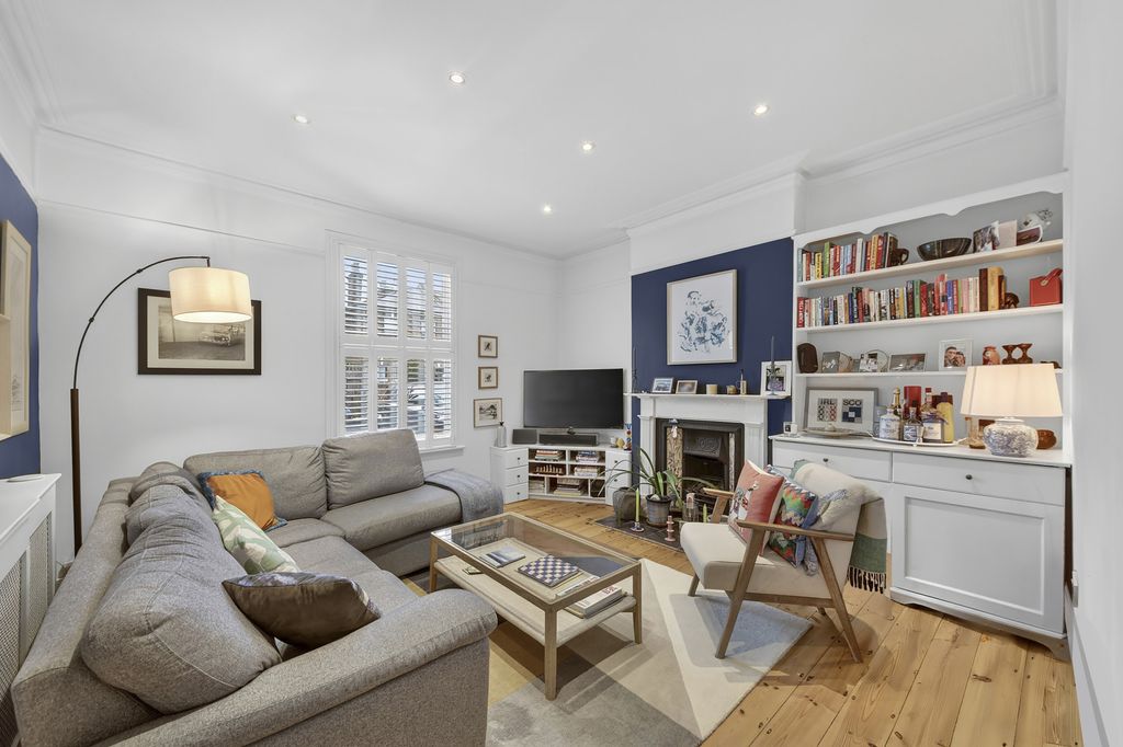 Property photo 2 of 11