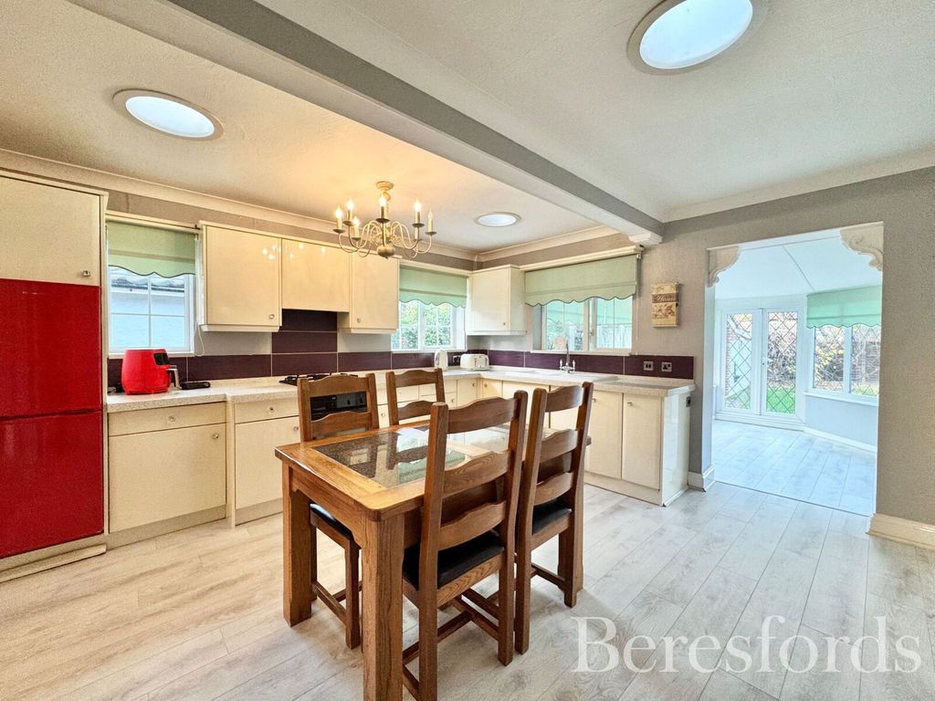 Property photo 2 of 15 Picture No. 05