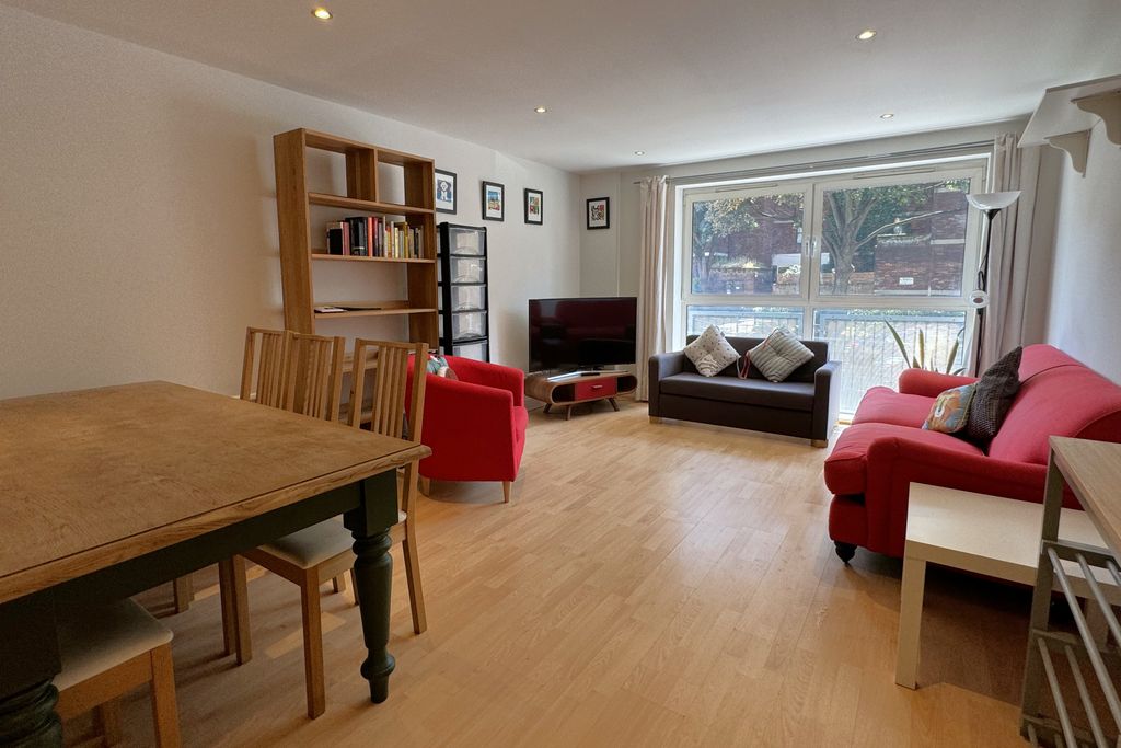 Property photo 1 of 10 Photo 12