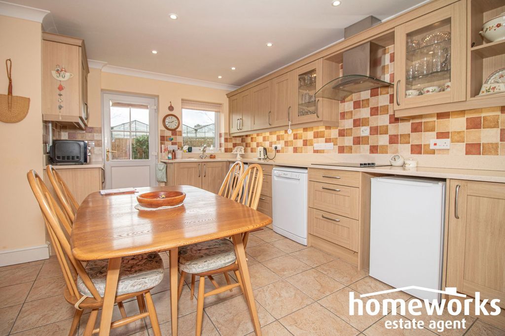 Property photo 3 of 16