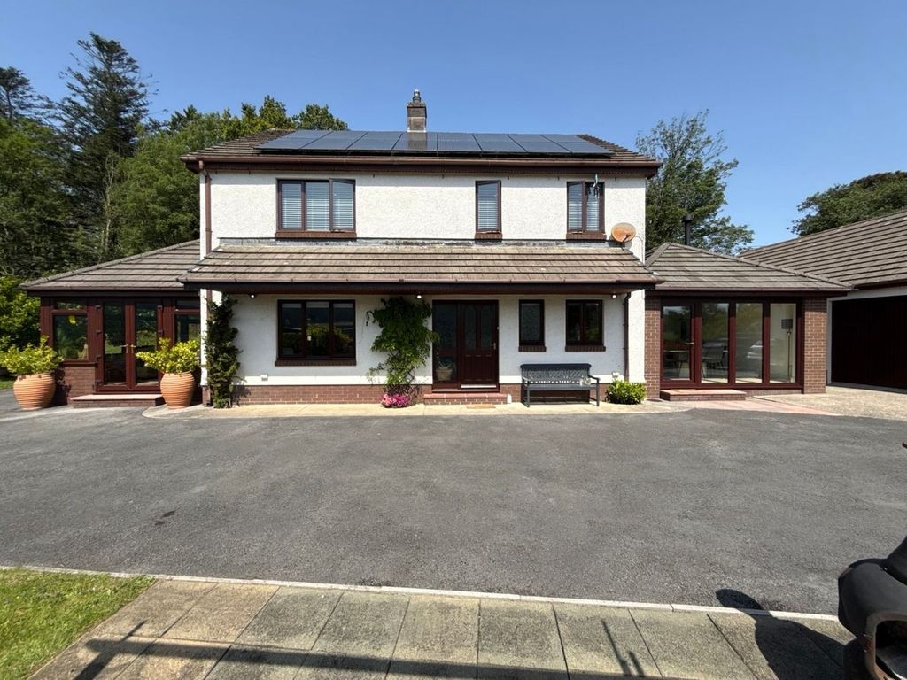 Property photo 3 of 52
