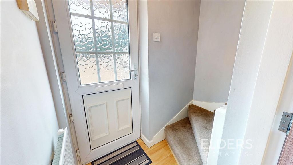 Property photo 2 of 13 Entrance Hall