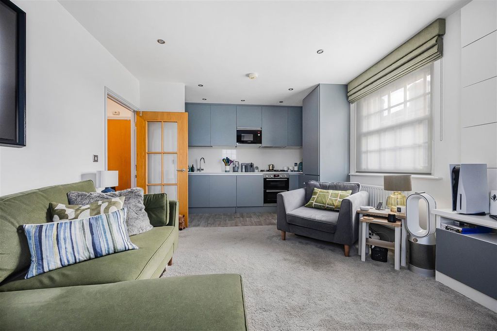 Property photo 3 of 8