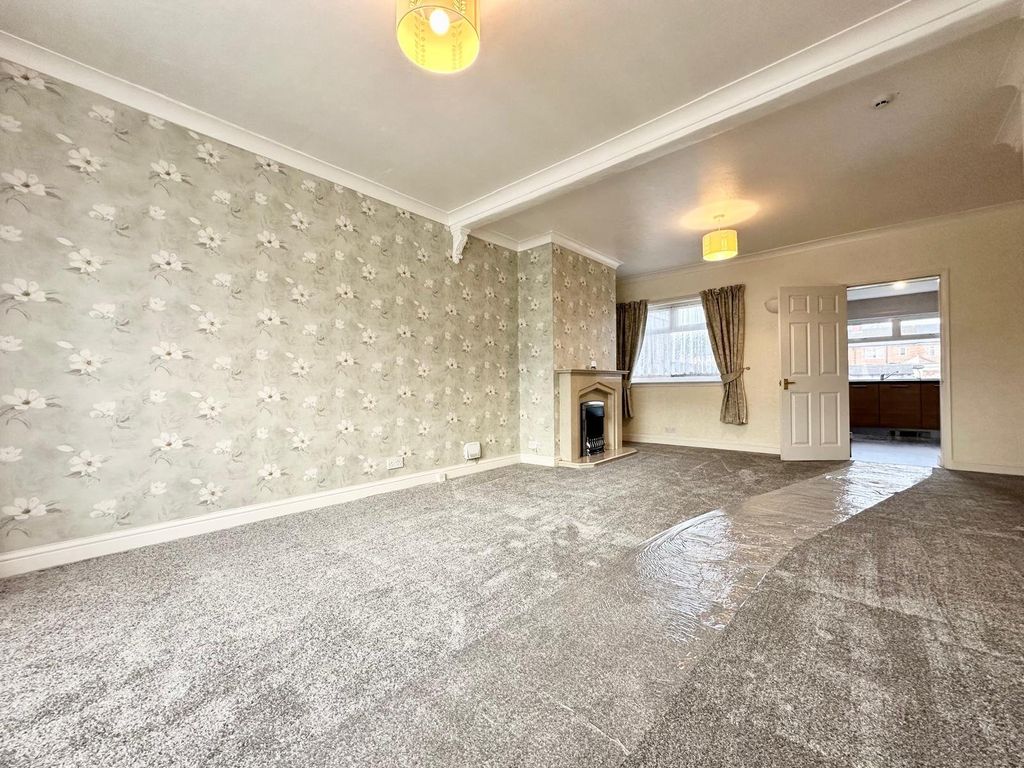 Property photo 2 of 16 Picture No. 27