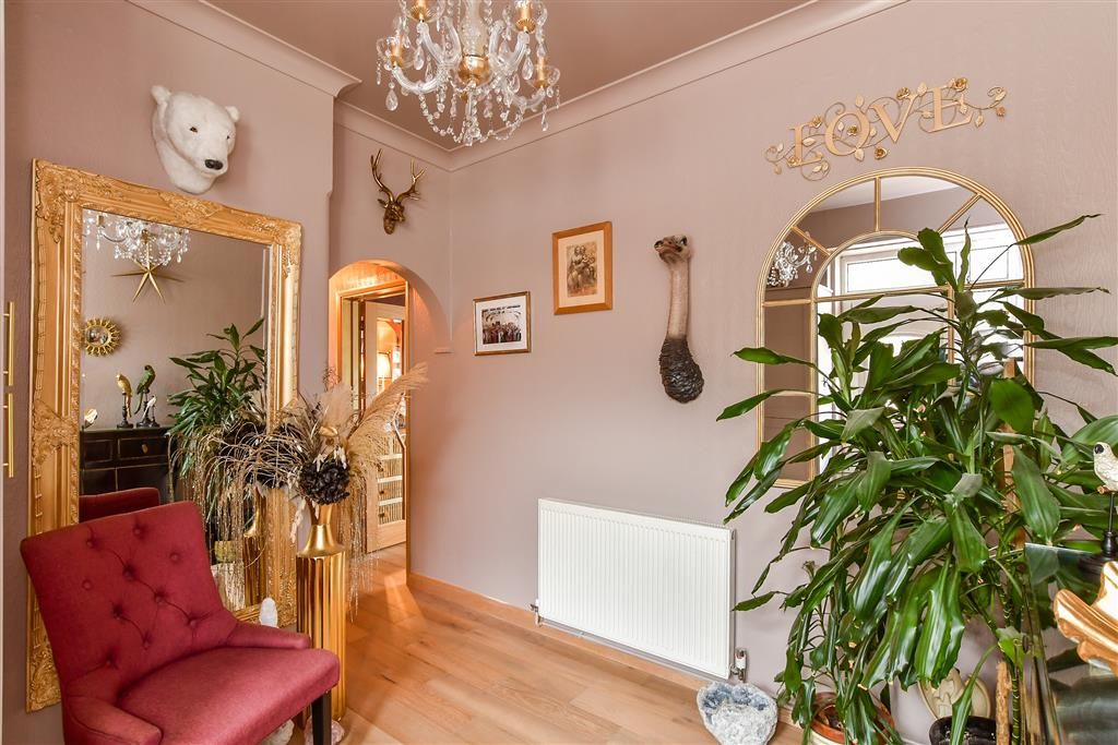 Property photo 2 of 11 Entrance Hall