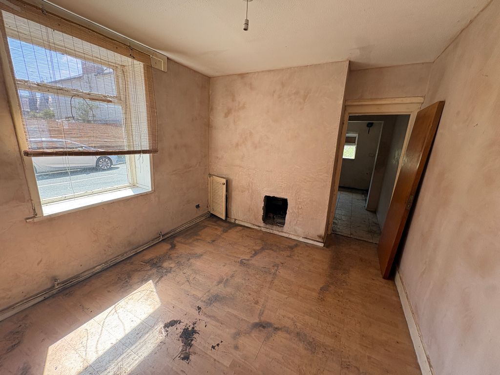 Property photo 3 of 17
